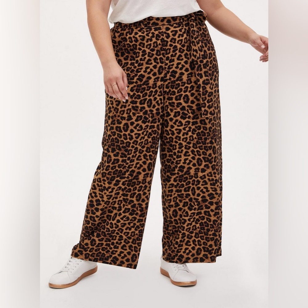 Torrid Pull-On Wide Leg Stretch Crepe High-Rise Pant size 3X